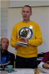 03 - Dik makes his report
